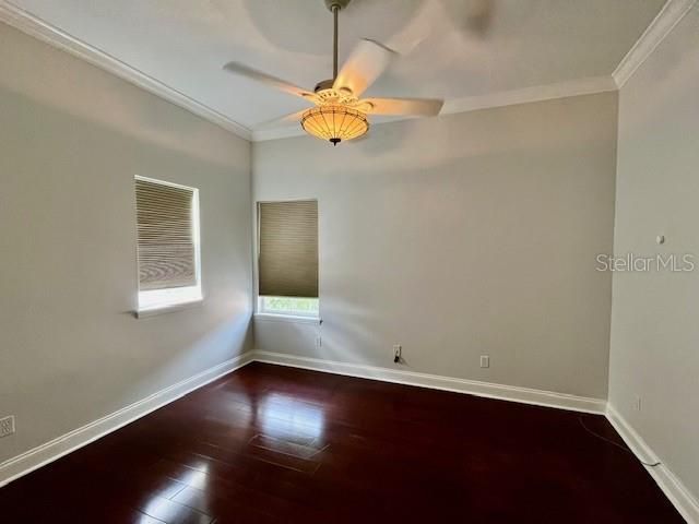 For Rent: $2,200 (2 beds, 1 baths, 990 Square Feet)