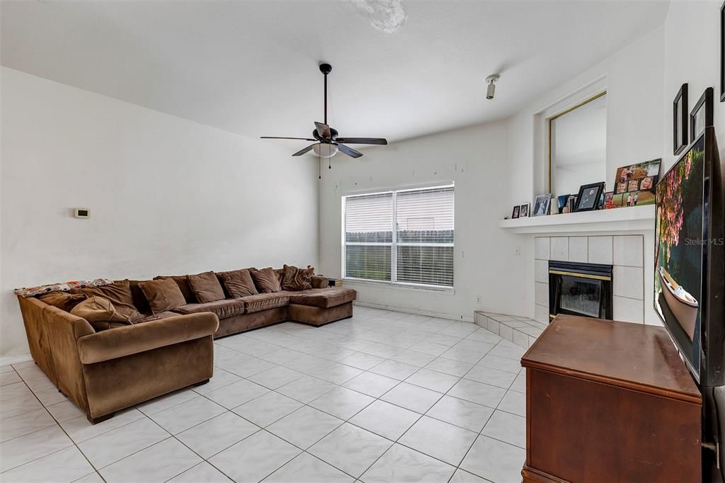 For Sale: $490,000 (4 beds, 2 baths, 2172 Square Feet)