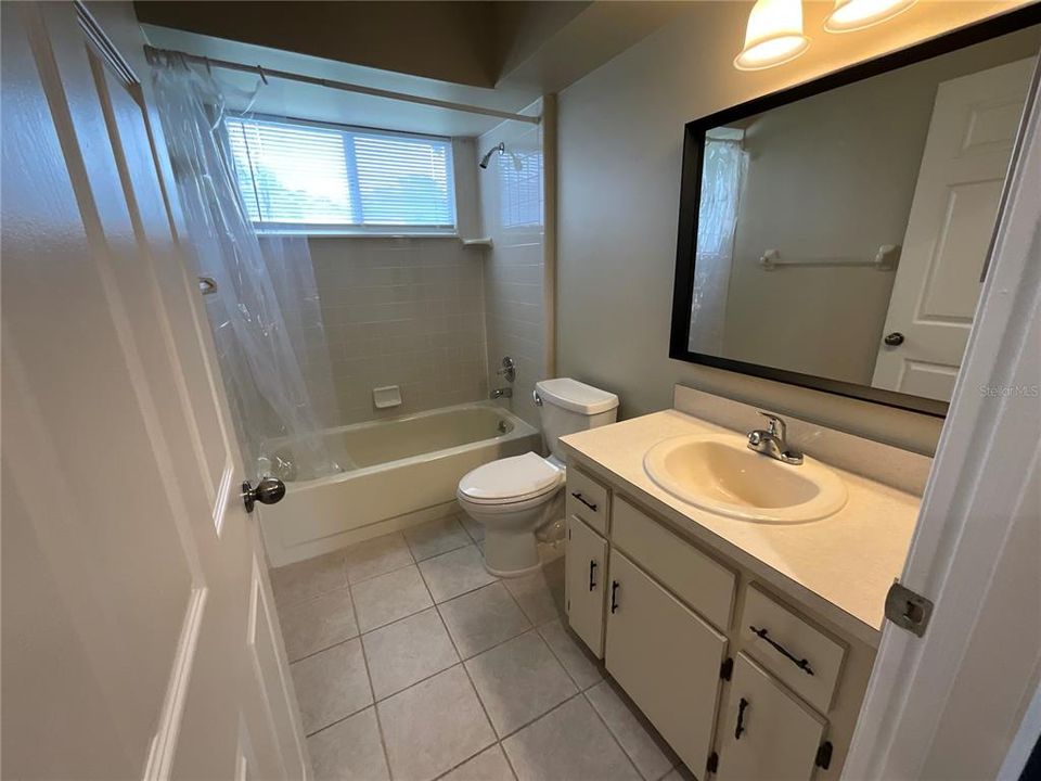 For Rent: $1,600 (2 beds, 2 baths, 892 Square Feet)