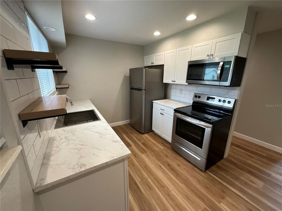 For Rent: $1,600 (2 beds, 2 baths, 892 Square Feet)