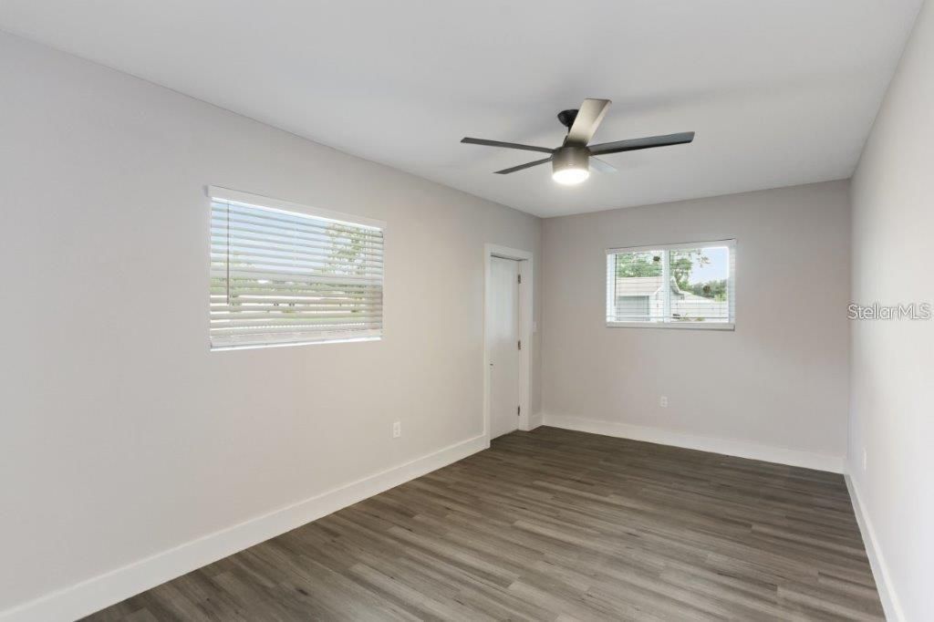 For Sale: $449,900 (3 beds, 2 baths, 1290 Square Feet)