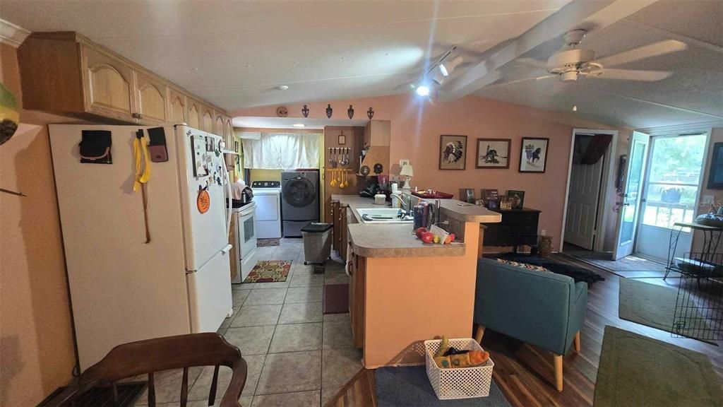 En Venta: $199,000 (4 camas, 3 baños, 1360 Pies cuadrados)