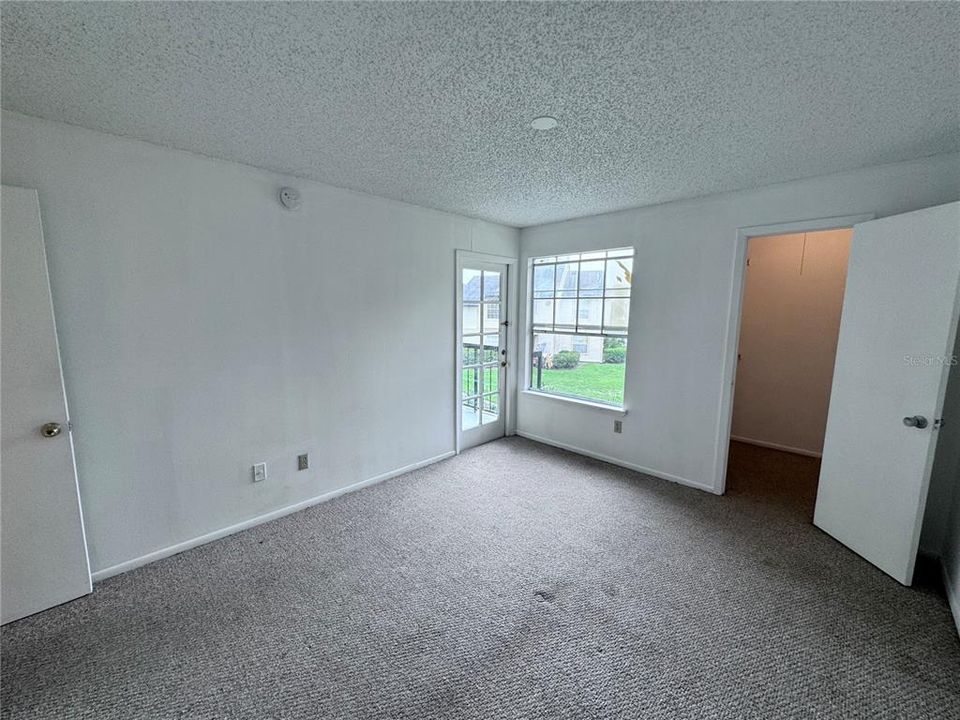 For Sale: $139,000 (1 beds, 1 baths, 660 Square Feet)