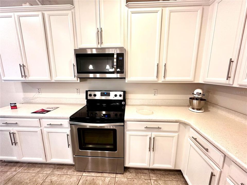 For Rent: $2,299 (3 beds, 2 baths, 1472 Square Feet)