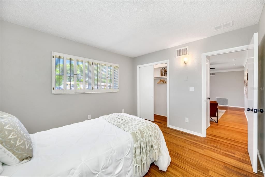 For Sale: $369,000 (3 beds, 2 baths, 1298 Square Feet)