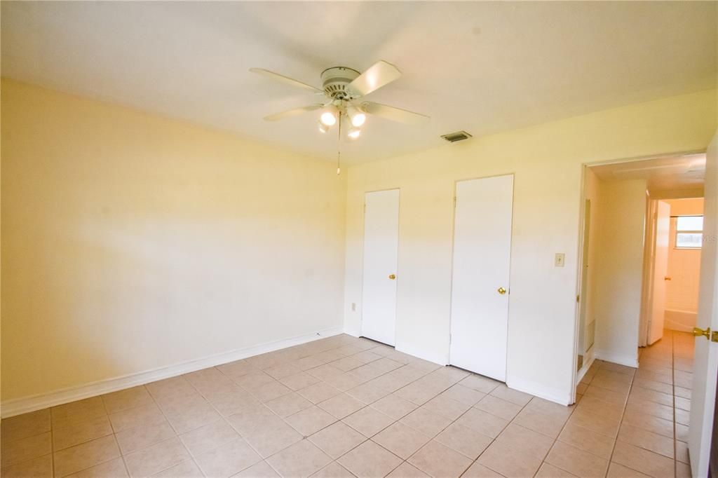 For Rent: $1,700 (2 beds, 1 baths, 1000 Square Feet)