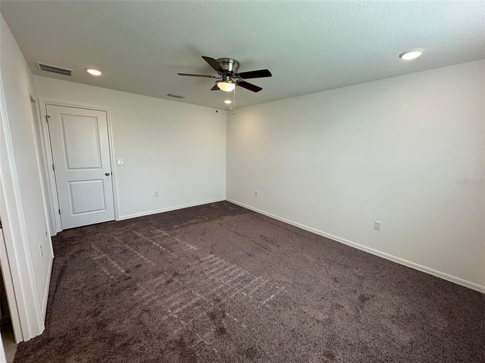 For Rent: $2,000 (3 beds, 2 baths, 1694 Square Feet)