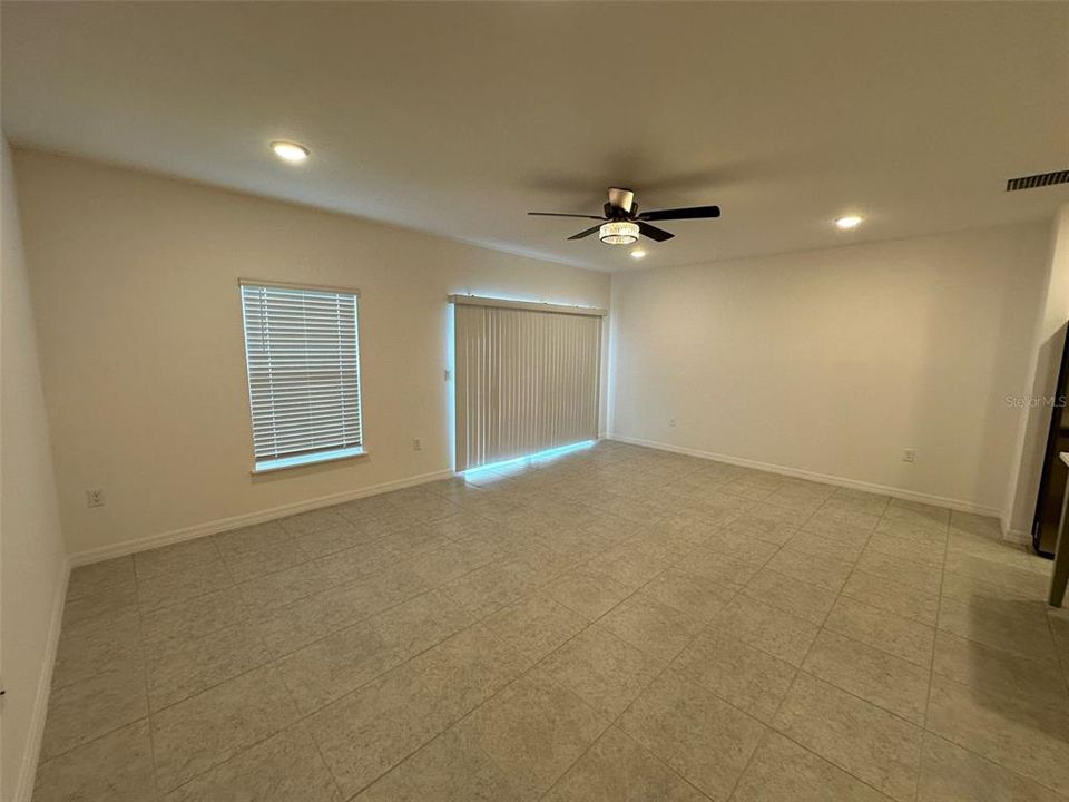 For Rent: $2,000 (3 beds, 2 baths, 1694 Square Feet)