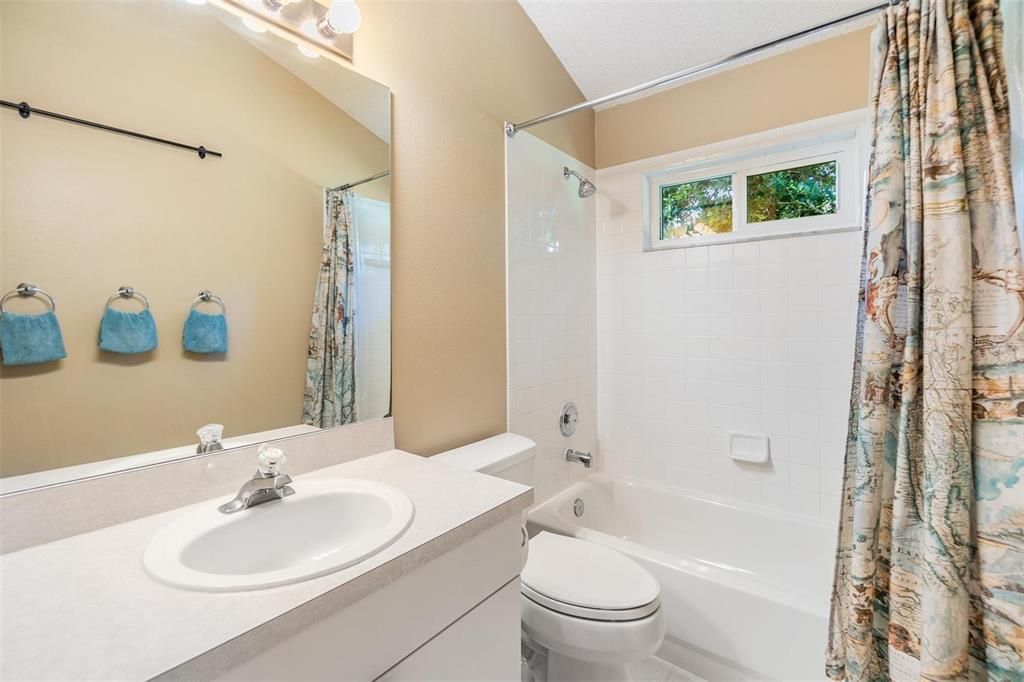 Active With Contract: $479,900 (3 beds, 2 baths, 1558 Square Feet)