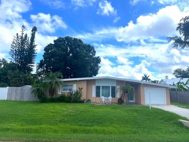 For Rent: $2,800 (4 beds, 2 baths, 1540 Square Feet)