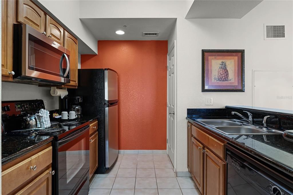 For Sale: $225,000 (2 beds, 2 baths, 1060 Square Feet)