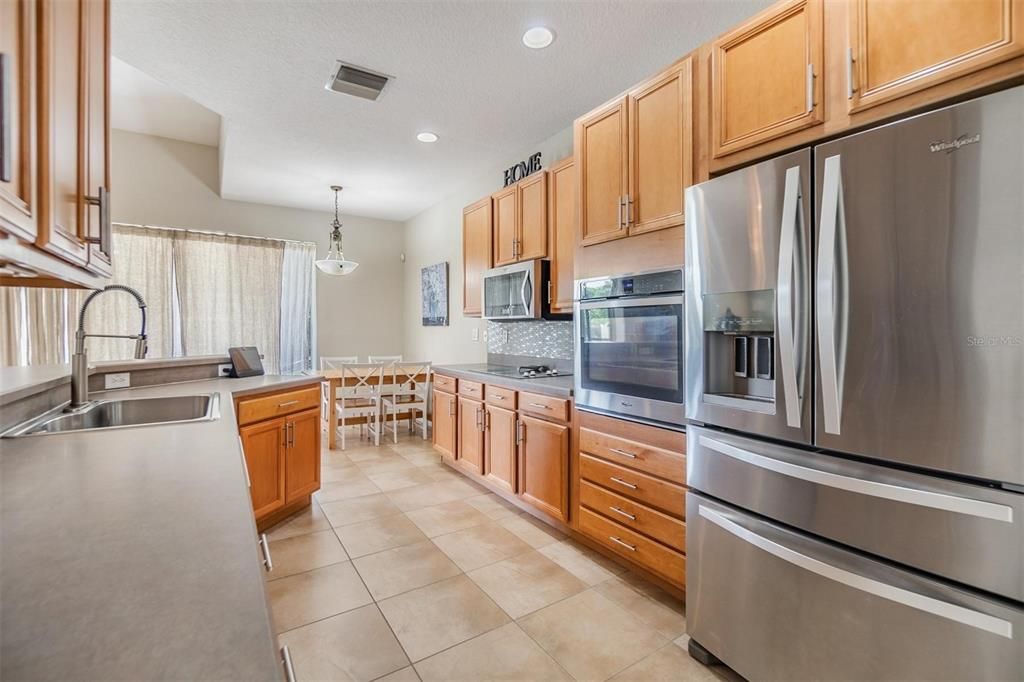 For Sale: $425,000 (4 beds, 2 baths, 2468 Square Feet)