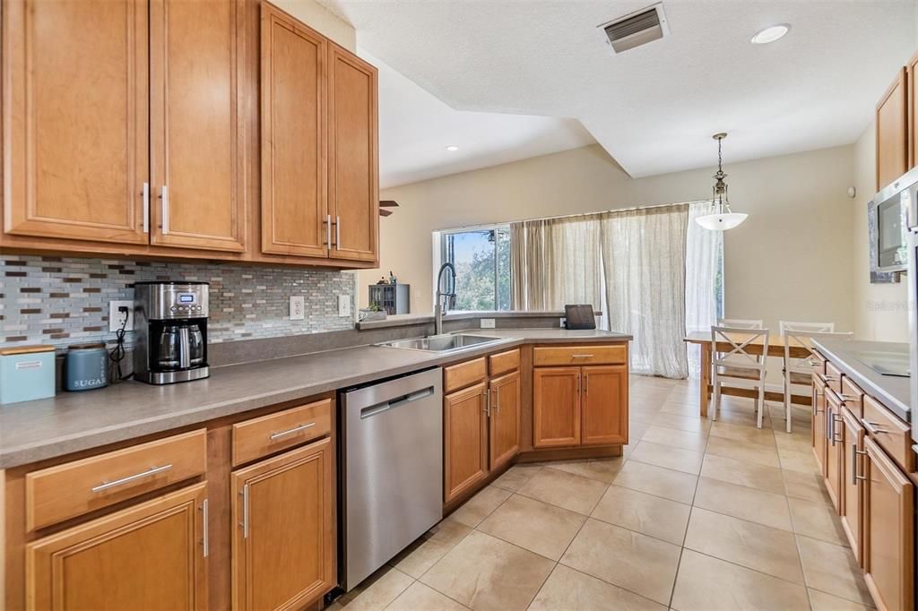 For Sale: $425,000 (4 beds, 2 baths, 2468 Square Feet)