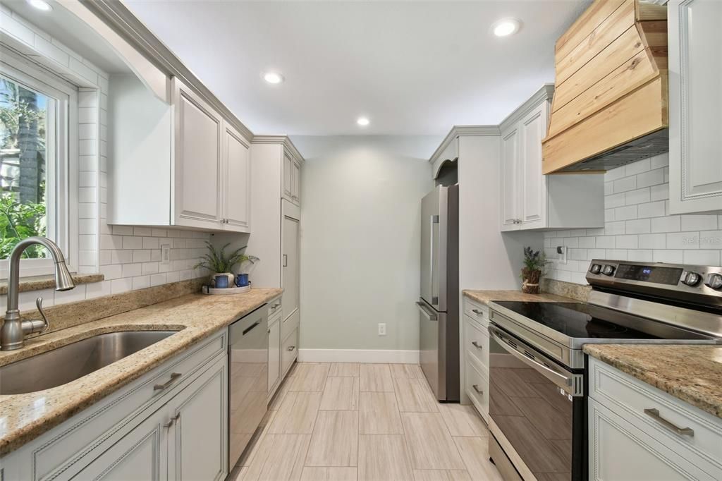 Active With Contract: $525,000 (4 beds, 2 baths, 2146 Square Feet)