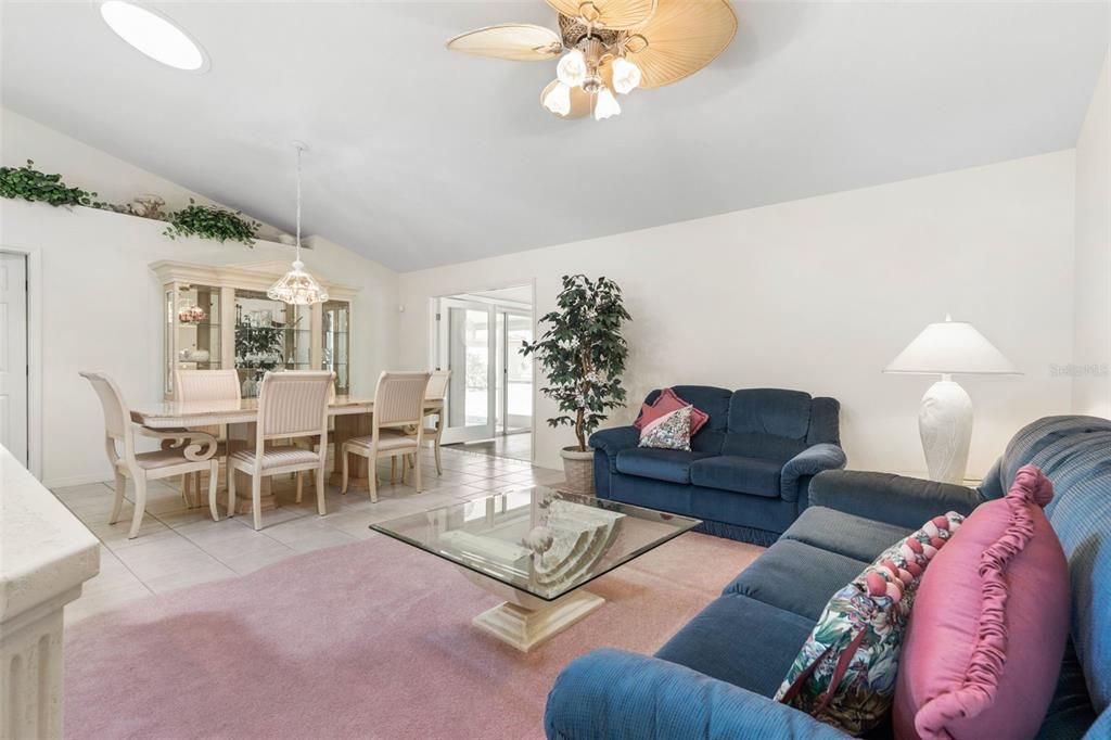 Open Livingroom dining room