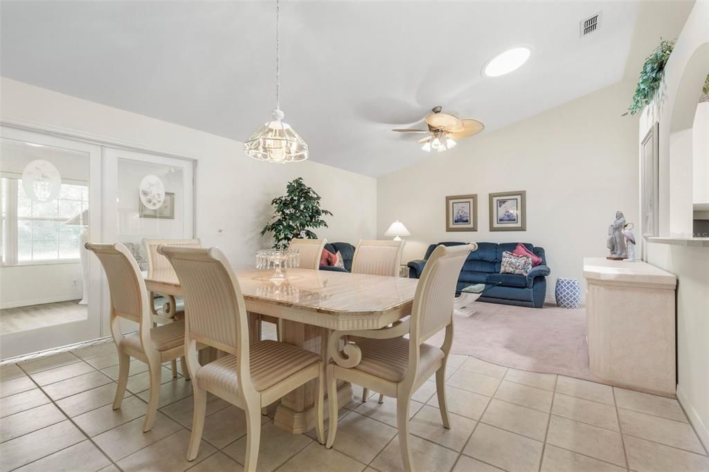 Open Livingroom dining room