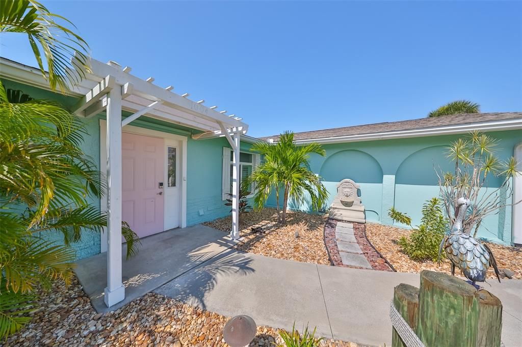 For Sale: $799,000 (4 beds, 2 baths, 1677 Square Feet)