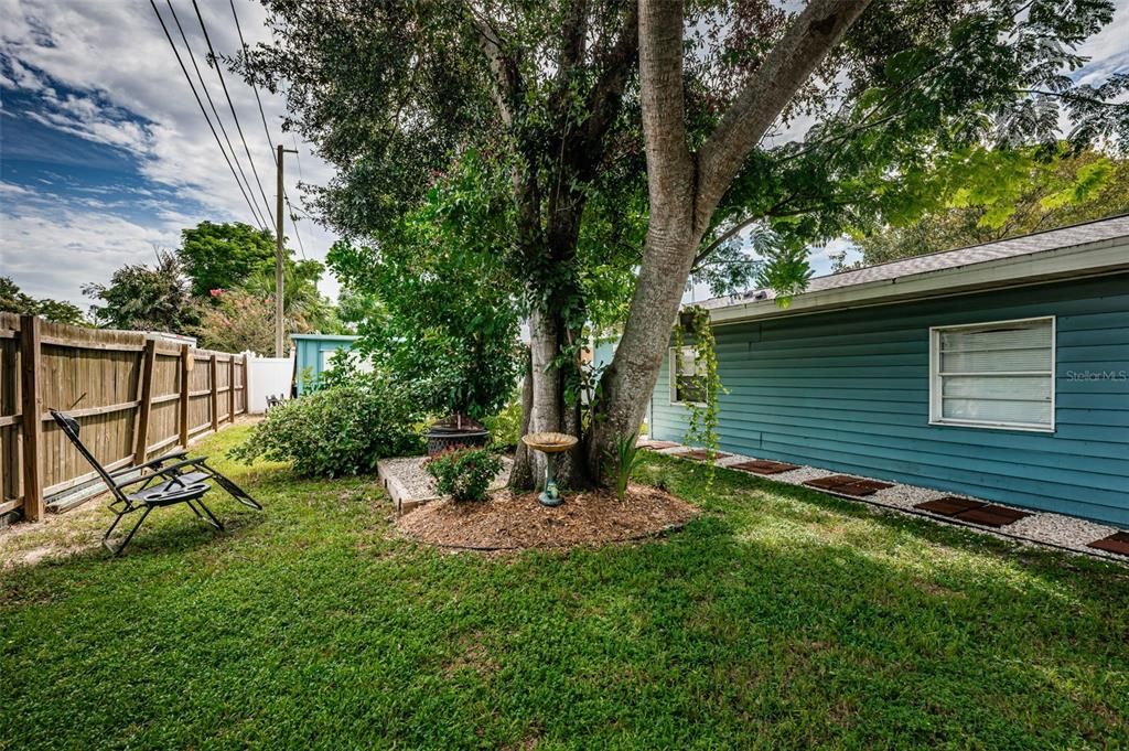 For Sale: $400,000 (3 beds, 2 baths, 1260 Square Feet)