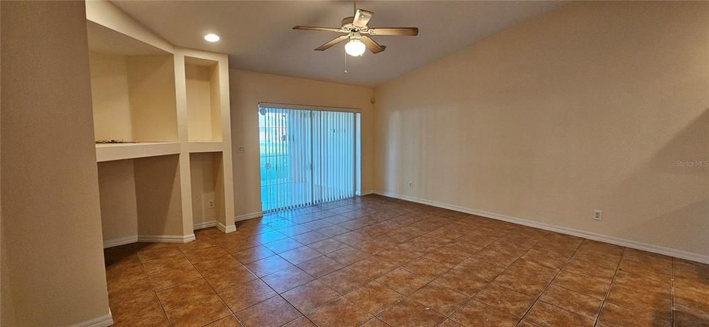 For Rent: $1,675 (3 beds, 2 baths, 1373 Square Feet)