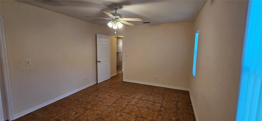 For Rent: $1,675 (3 beds, 2 baths, 1373 Square Feet)