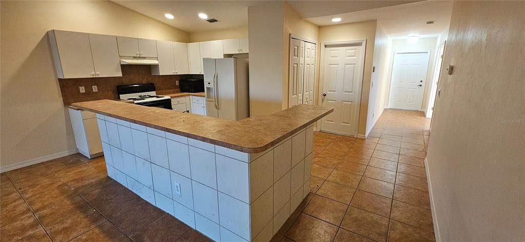 For Rent: $1,675 (3 beds, 2 baths, 1373 Square Feet)