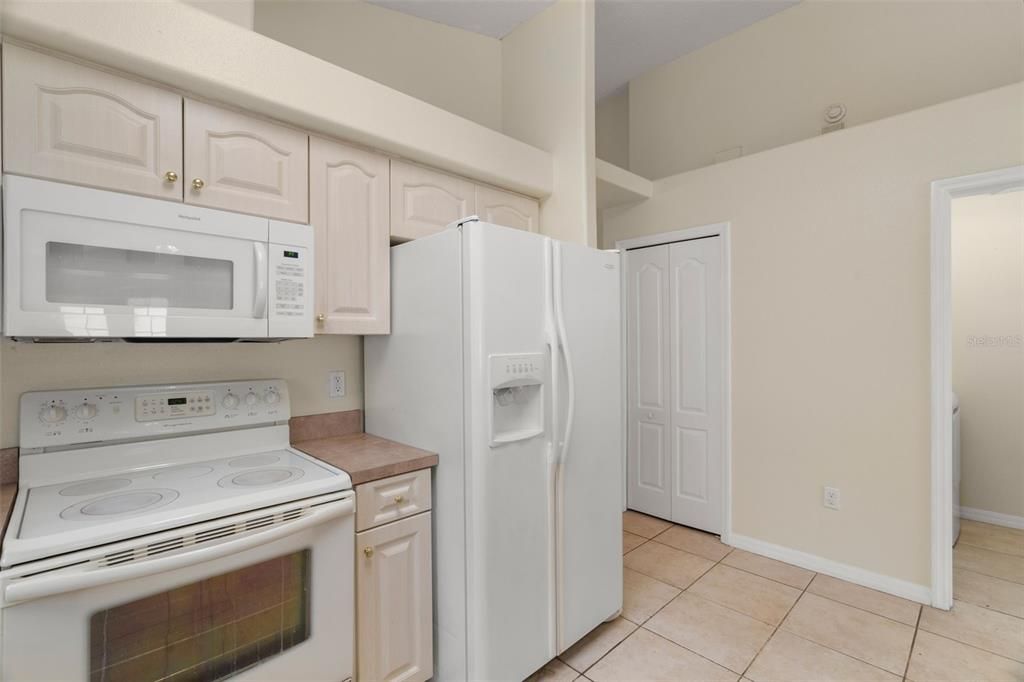 For Rent: $2,600 (3 beds, 2 baths, 1595 Square Feet)