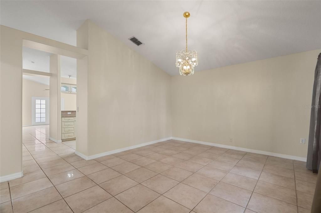 For Rent: $2,600 (3 beds, 2 baths, 1595 Square Feet)