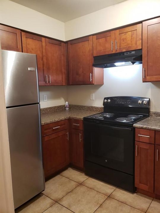 For Rent: $1,100 (2 beds, 2 baths, 1000 Square Feet)