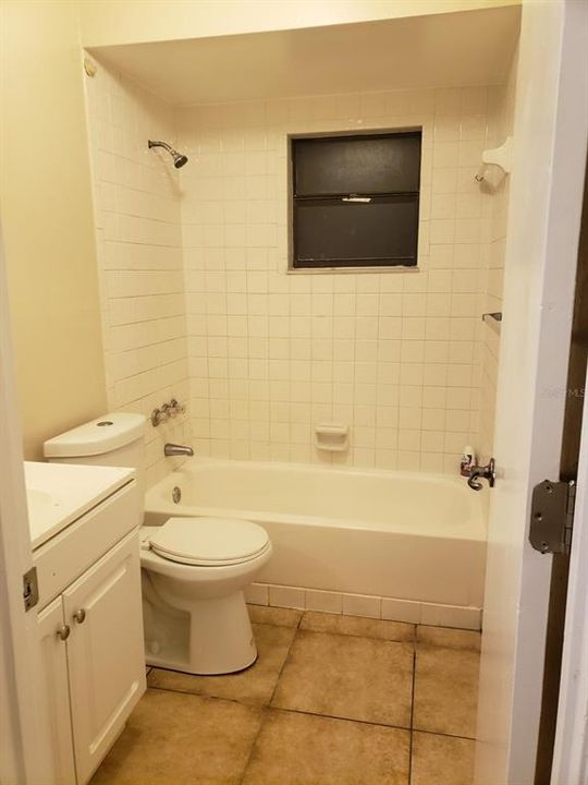 For Rent: $1,100 (2 beds, 2 baths, 1000 Square Feet)