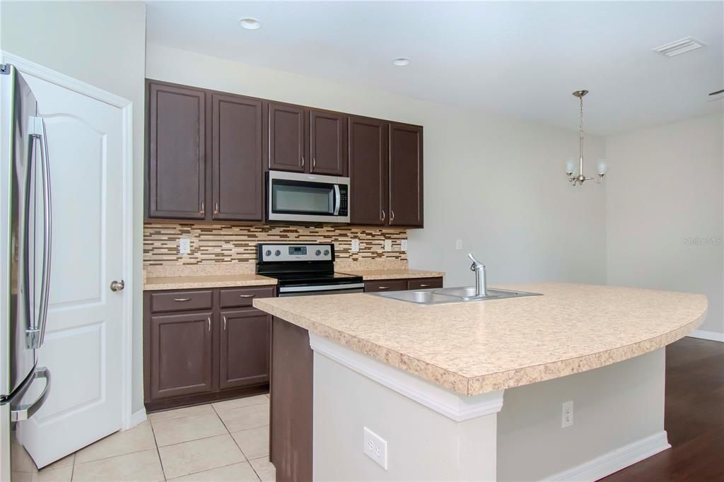 For Sale: $339,900 (3 beds, 2 baths, 1880 Square Feet)