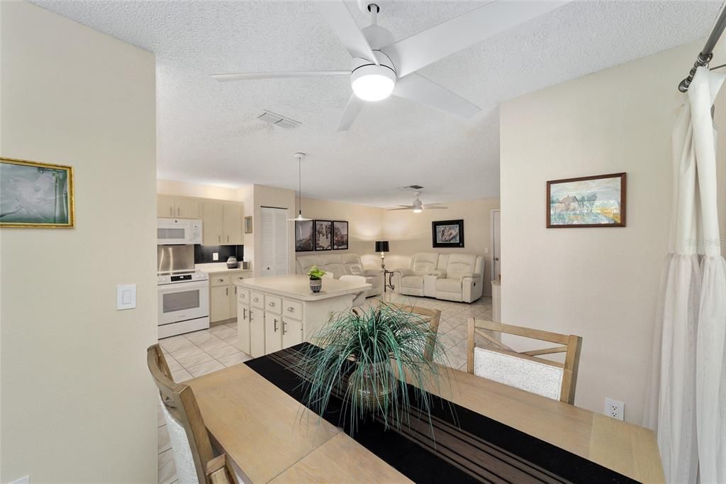 For Sale: $186,000 (2 beds, 2 baths, 1412 Square Feet)