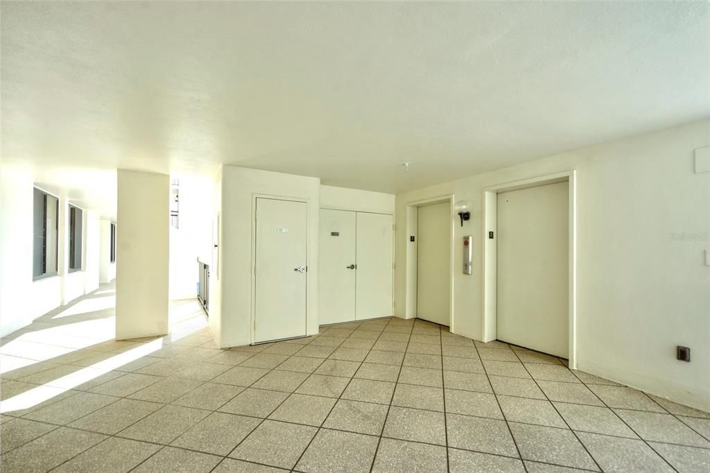 For Sale: $547,000 (2 beds, 2 baths, 1270 Square Feet)