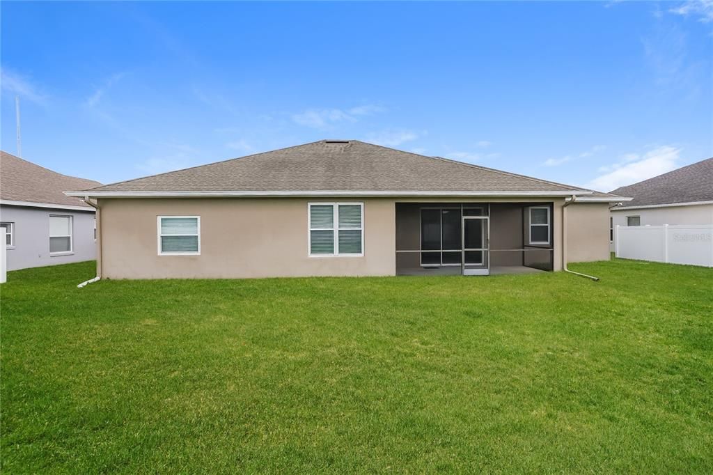 For Rent: $2,435 (4 beds, 2 baths, 2261 Square Feet)