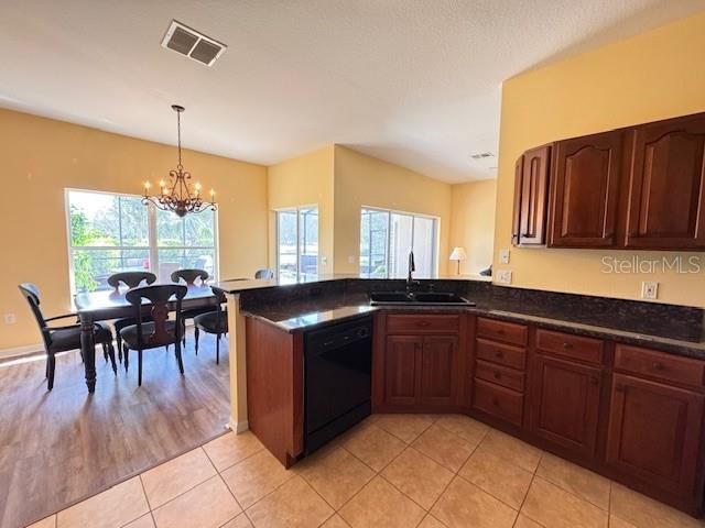 For Sale: $349,900 (2 beds, 2 baths, 1467 Square Feet)