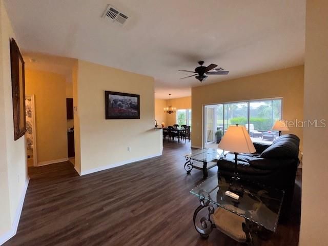 For Sale: $349,900 (2 beds, 2 baths, 1467 Square Feet)