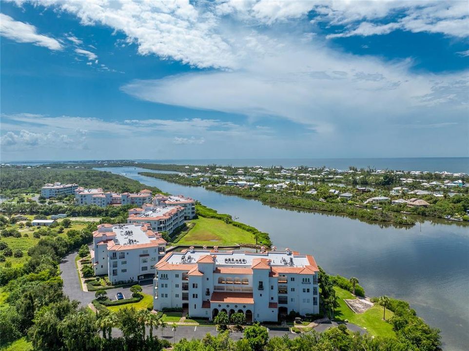 For Sale: $725,000 (2 beds, 2 baths, 1688 Square Feet)