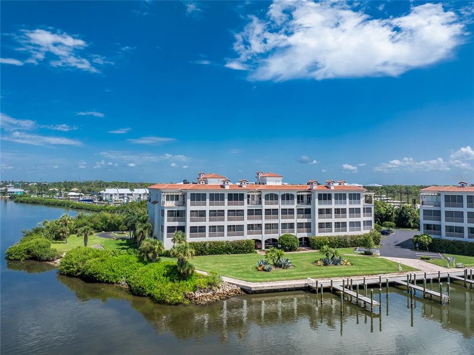 For Sale: $725,000 (2 beds, 2 baths, 1688 Square Feet)