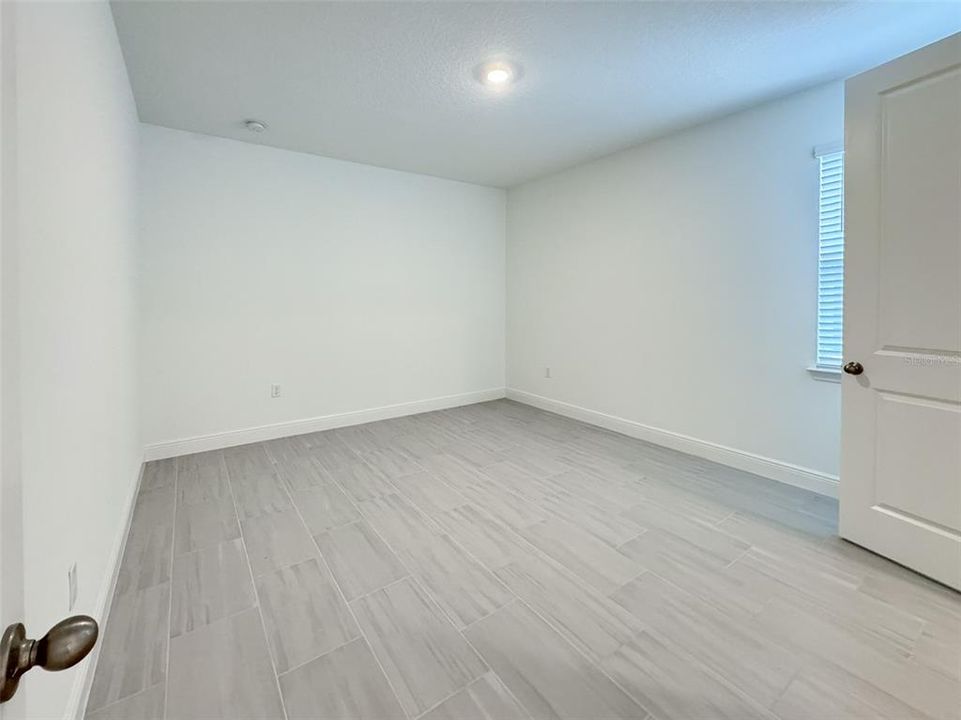 For Rent: $1,800 (1 beds, 1 baths, 950 Square Feet)