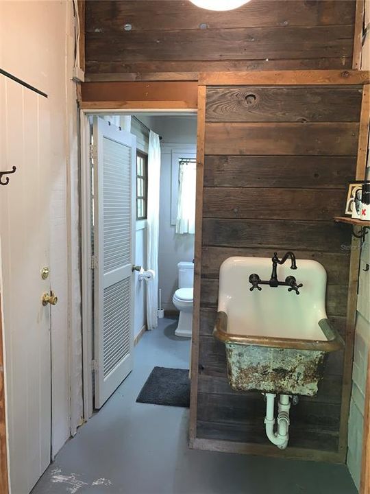 guest cabin bath