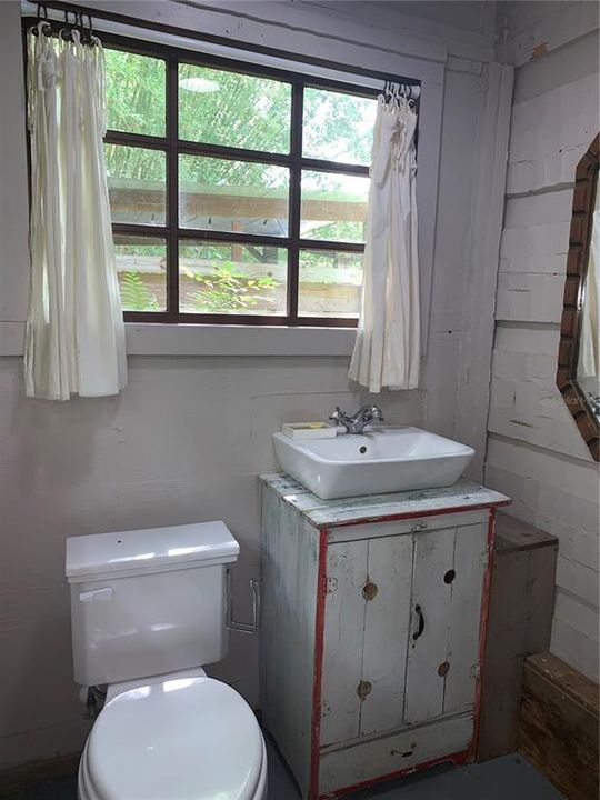 guest cabin bath