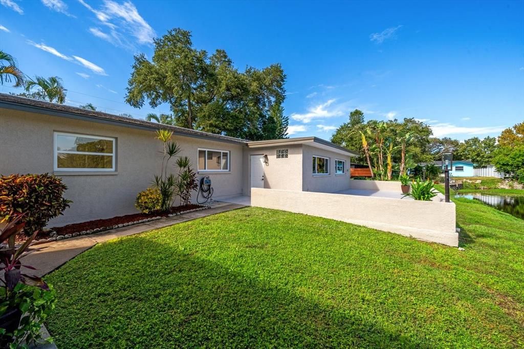 For Sale: $565,000 (3 beds, 2 baths, 1701 Square Feet)