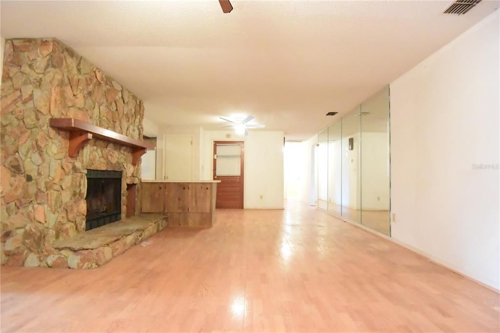 For Sale: $219,900 (2 beds, 2 baths, 2734 Square Feet)