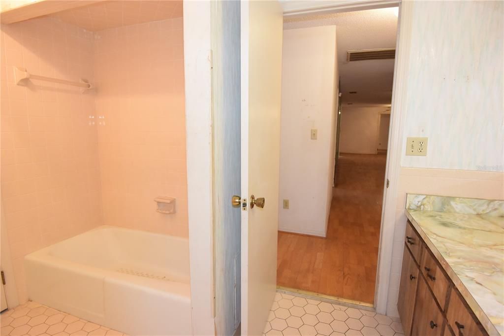 For Sale: $219,900 (2 beds, 2 baths, 2734 Square Feet)