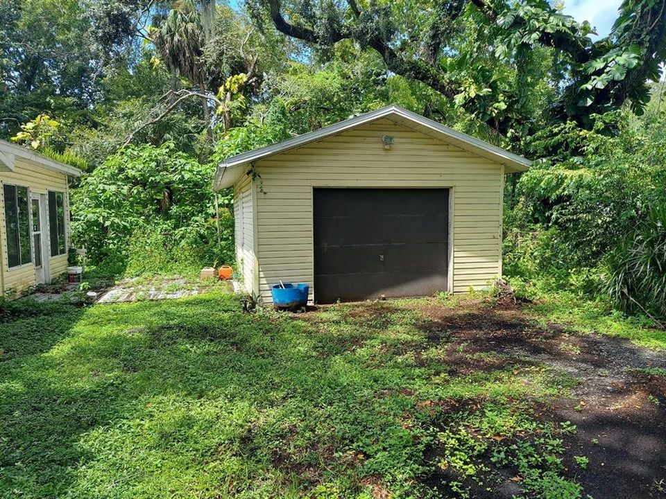 For Sale: $350,000 (3 beds, 2 baths, 1736 Square Feet)