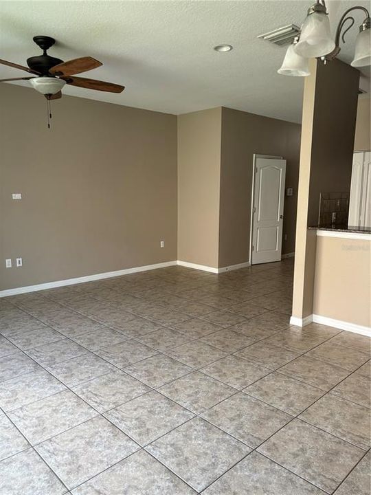 For Rent: $1,895 (3 beds, 2 baths, 1496 Square Feet)