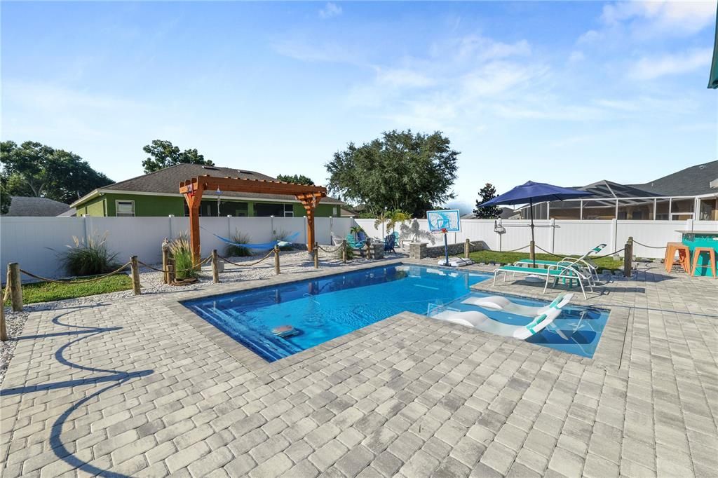 For Sale: $495,000 (4 beds, 2 baths, 2323 Square Feet)