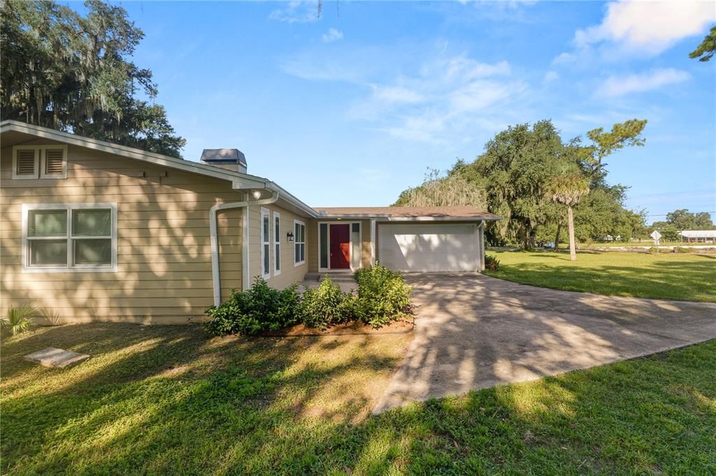 For Sale: $575,000 (3 beds, 2 baths, 1795 Square Feet)