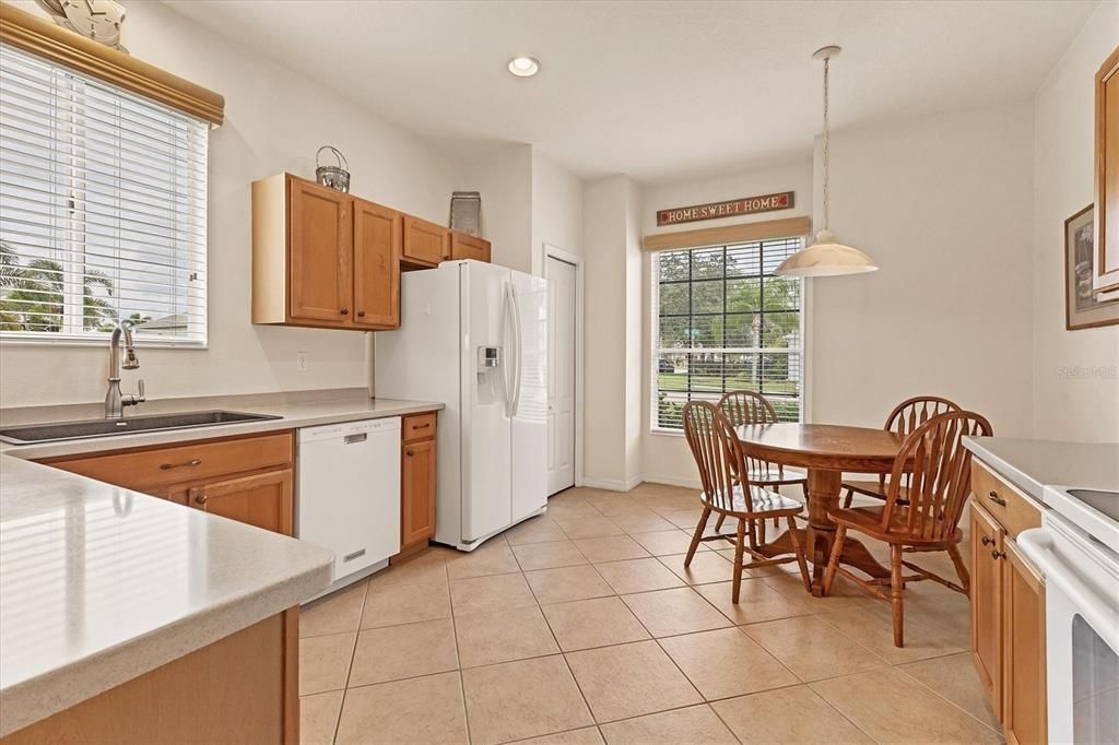 For Sale: $389,900 (2 beds, 2 baths, 1551 Square Feet)