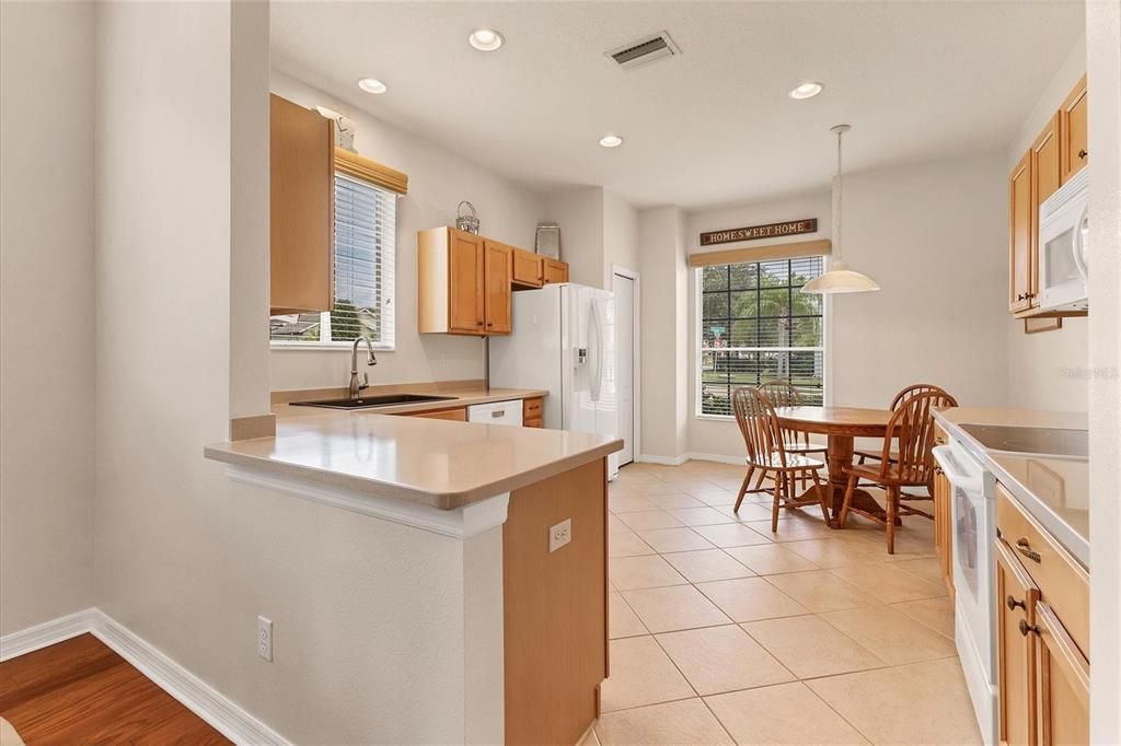 For Sale: $389,900 (2 beds, 2 baths, 1551 Square Feet)