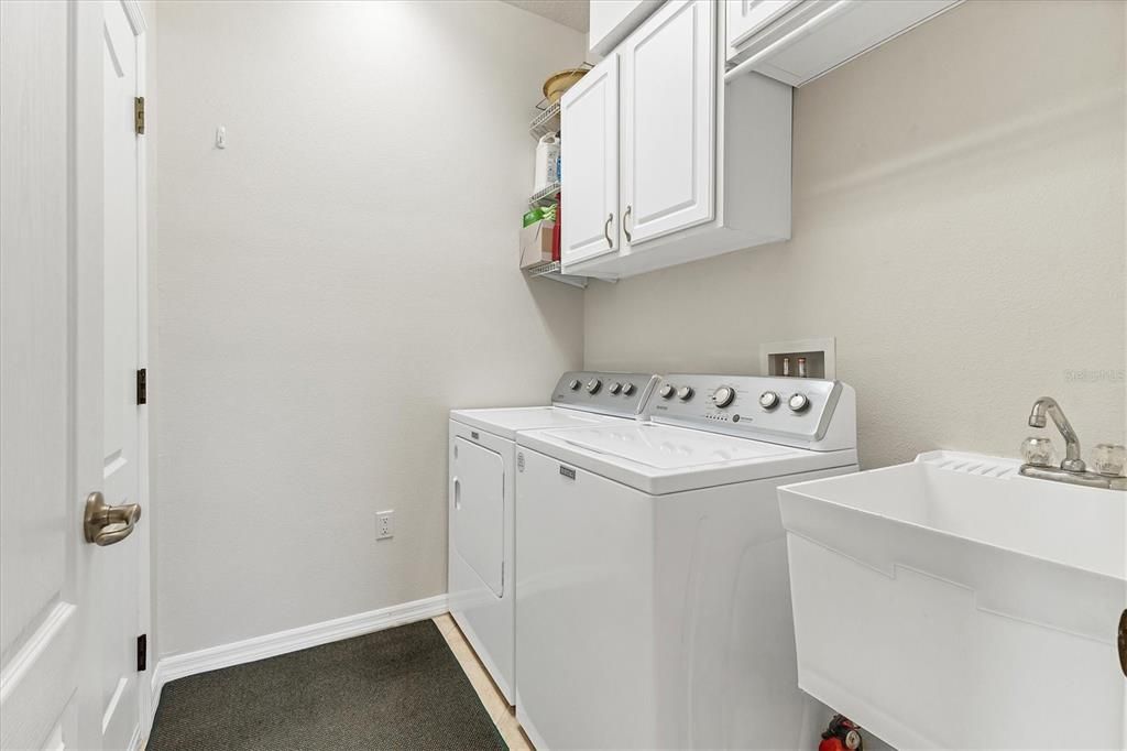 For Sale: $389,900 (2 beds, 2 baths, 1551 Square Feet)